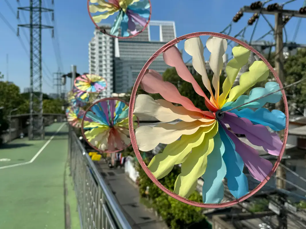 Light spring wardrobe essentials: clothing in warm, light tones for seasonal color analysis