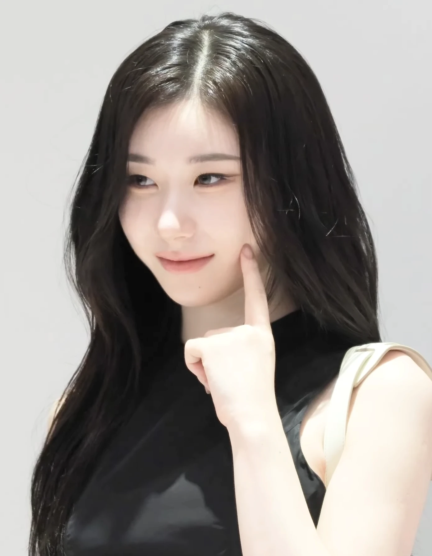 Chaeryeong (ITZY) wearing high-voltage winter ensembles with electric hues and chrome accents, showcasing fuchsia, royal blue, silver chrome, acid lime, and deep plum from the Vibrant Winter palette.