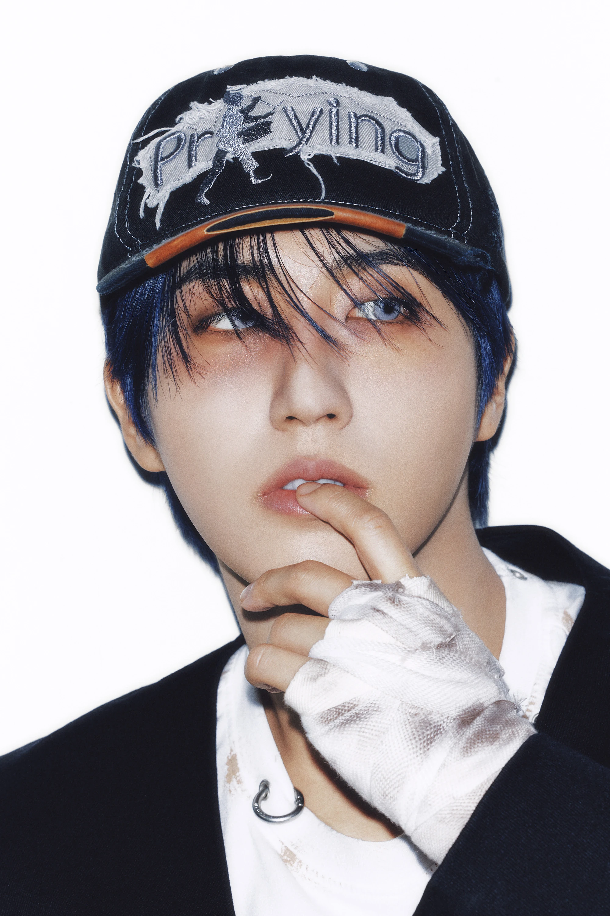 Editorial gallery of Han (Stray Kids) styled in soft summer outfits blending dusty mauve, mist blue, and slate neutrals, highlighting heather gray, dusty mauve, mist blue, slate green, and antique silver.