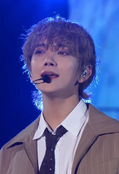 Joshua (SEVENTEEN) wearing velvety pastel looks with cool-muted tones, showcasing heather gray, dusty mauve, mist blue, slate green, and antique silver from the Soft Summer palette.